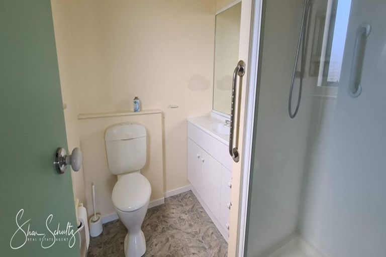 Photo of property in 6 Ash Grove, Maungaturoto, 0520