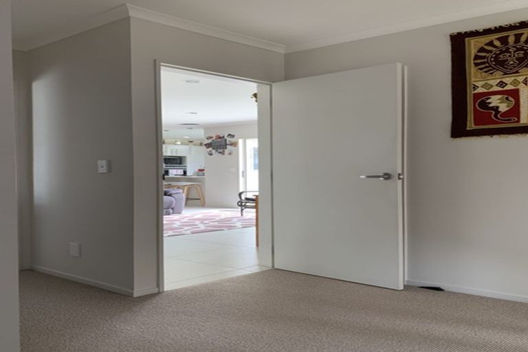 Photo of property in 8 Disley Road, Wattle Downs, Auckland, 2103