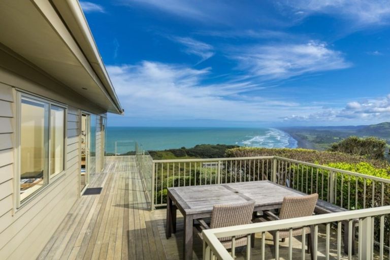 Photo of property in 42 Waitea Road, Muriwai, Waimauku, 0881