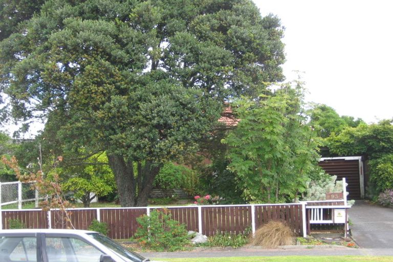 Photo of property in 93 Beach Haven Road, Beach Haven, Auckland, 0626