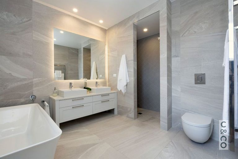 Photo of property in 8 Tauwaka Crescent, Riverhead, 0820