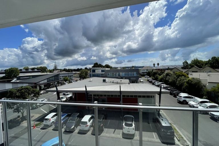 Photo of property in Bella Vista, 2f/84 Gunner Drive, Te Atatu Peninsula, Auckland, 0610