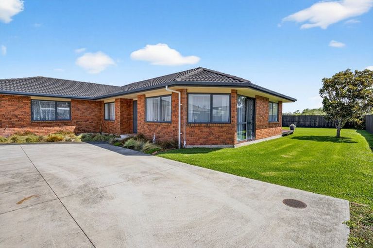 Photo of property in 23 Raabia Close, Parakai, 0830