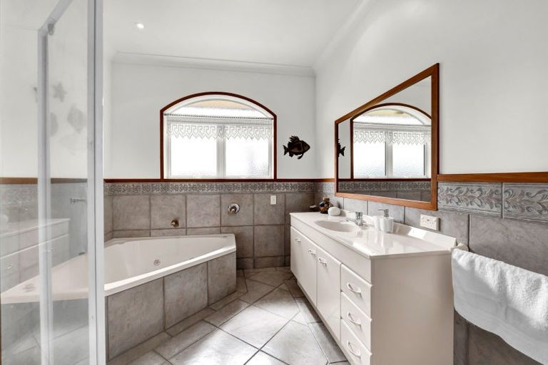 Photo of property in 211 Tawhiti Road, Hawera, 4672