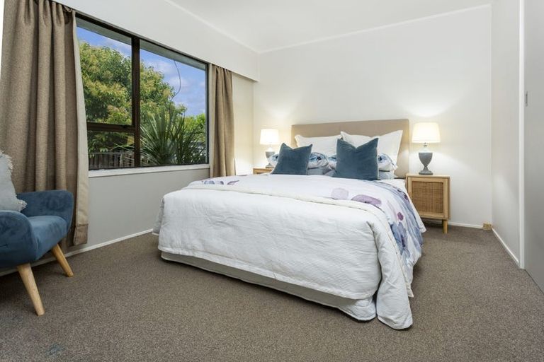 Photo of property in 2/20 Gladys Avenue, Glenfield, Auckland, 0629