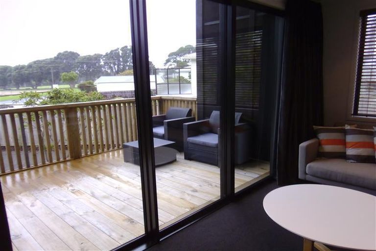 Photo of property in 9a-e Moulton Street, Moturoa, New Plymouth, 4310