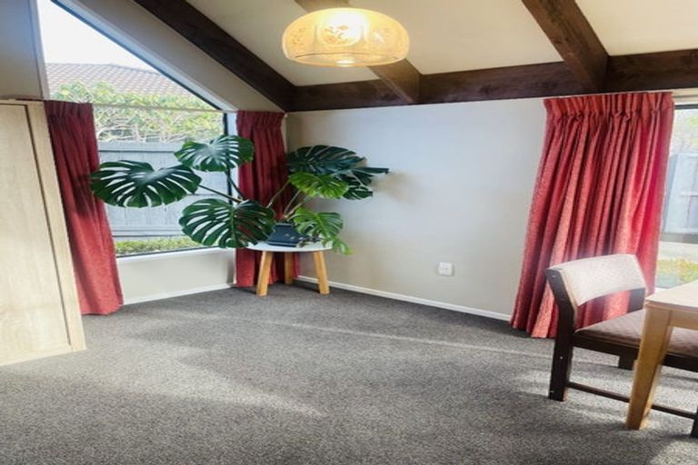 Photo of property in 1/35 Solway Avenue, Ilam, Christchurch, 8041