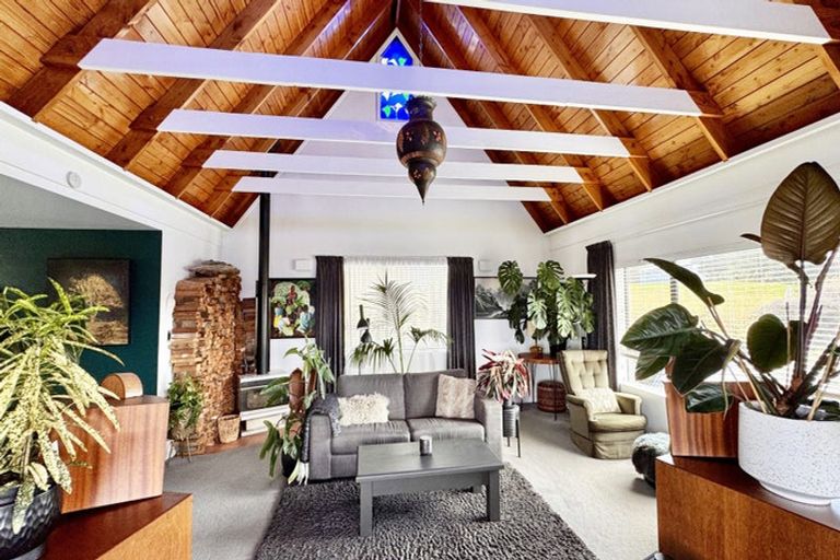 Photo of property in 131 Chelsea View Drive, Chatswood, Auckland, 0626