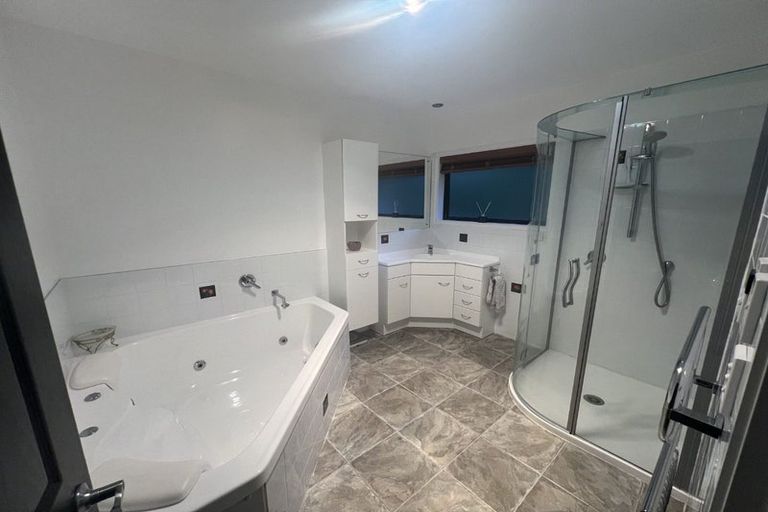 Photo of property in 65 Roberts Road, Matakatia, Whangaparaoa, 0930