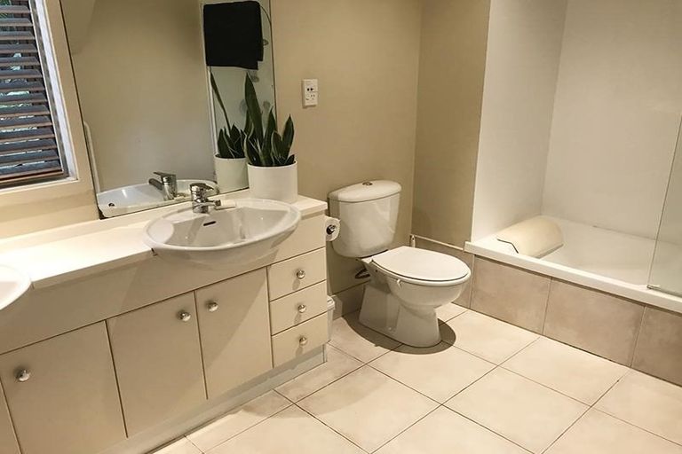 Photo of property in 57 Takahe Road, Titirangi, Auckland, 0604