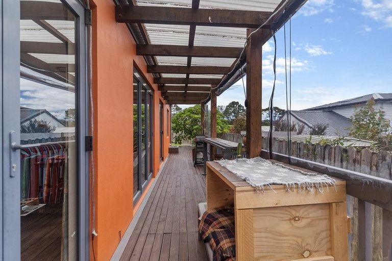 Photo of property in 16 View Ridge Drive, Ranui, Auckland, 0612
