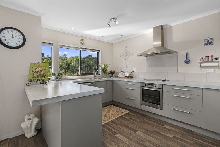 Photo of property in 142 Oteki Park Drive, Welcome Bay, Tauranga, 3112
