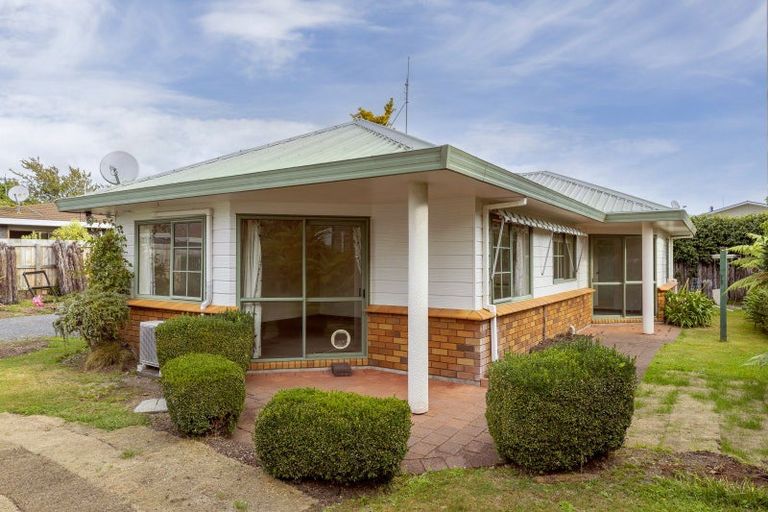 Photo of property in 1/8 Kathleen Place, Rainbow Point, Taupo, 3330
