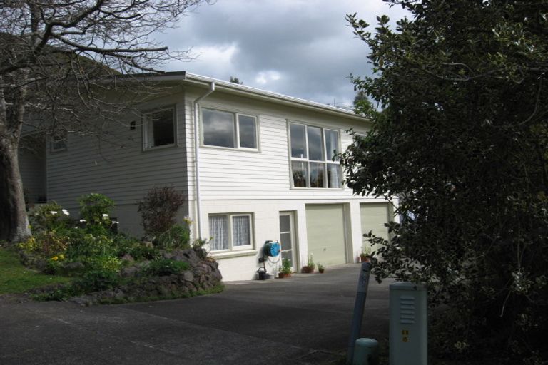 Photo of property in 1 Damian Grove, Waterloo, Lower Hutt, 5011