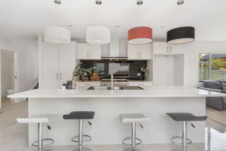 Photo of property in 23 Ravello Rise, Flat Bush, Auckland, 2019