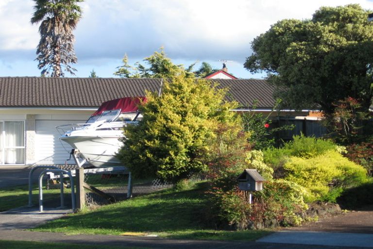Photo of property in 1/11 Pedersen Place, Bucklands Beach, Auckland, 2012