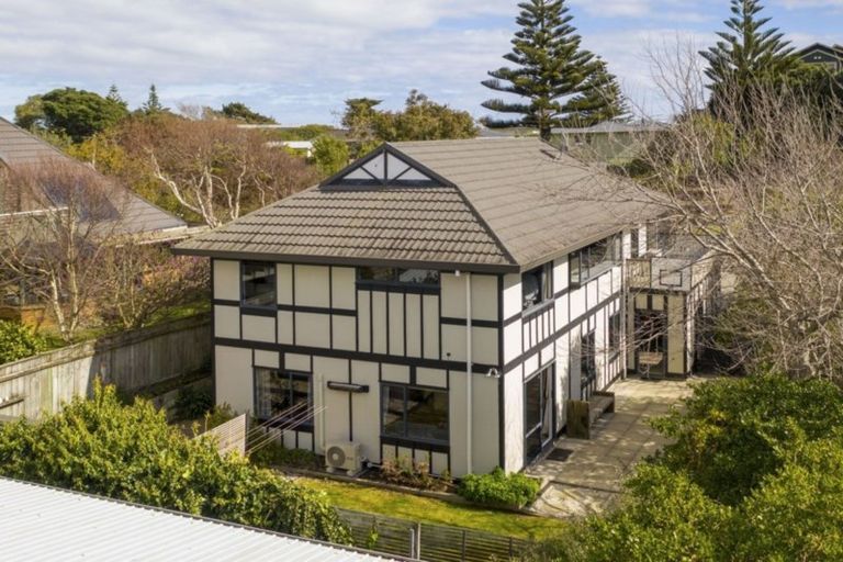Photo of property in 300 Rosetta Road, Raumati Beach, Paraparaumu, 5032