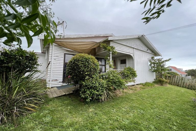 Photo of property in 67 Grey Street, Waitara, 4320