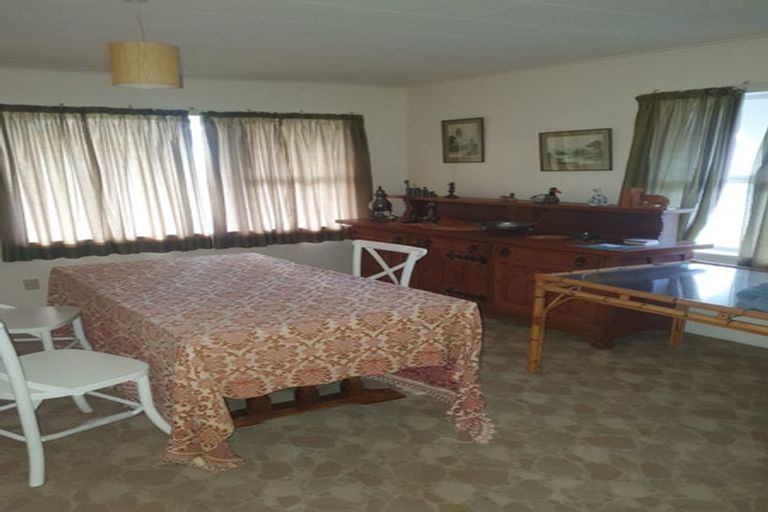 Photo of property in 5 Westview Grove, Miramar, Wellington, 6022