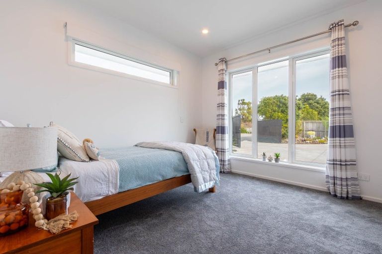 Photo of property in 32a Titoki Road, Waikanae Beach, Waikanae, 5036