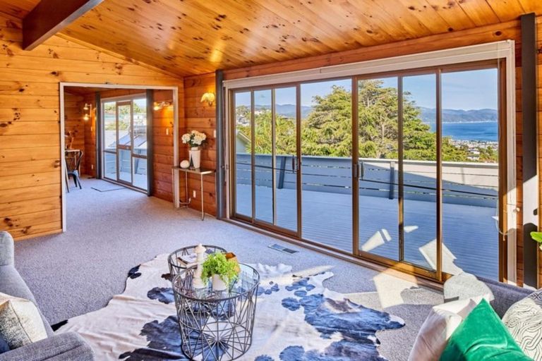 Photo of property in 14 Laburnum Grove, Maungaraki, Lower Hutt, 5010