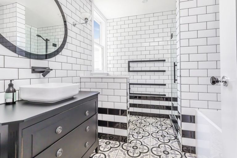 Photo of property in 322 Oriental Parade, Oriental Bay, Wellington, 6011