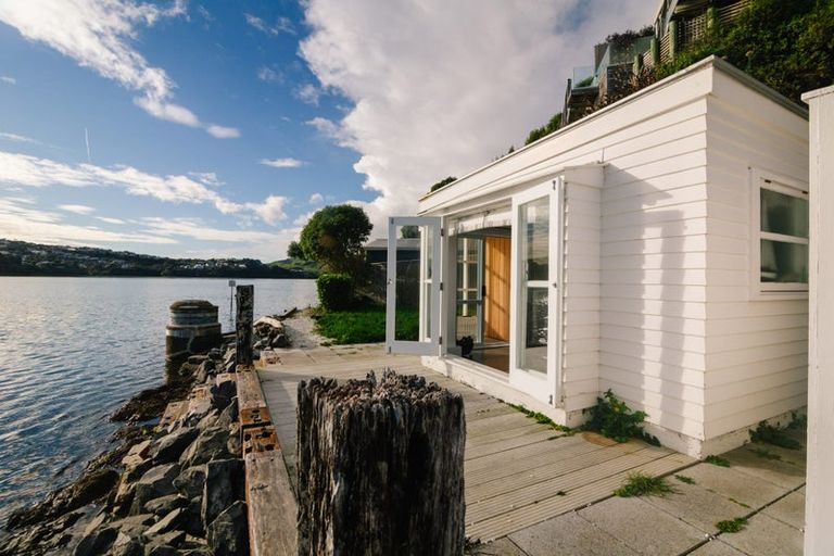 Photo of property in 18 Trevor Terrace, Paremata, Porirua, 5024