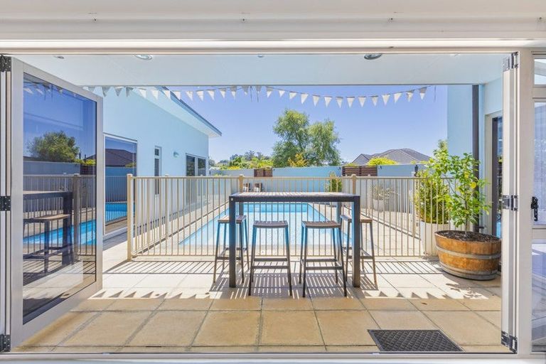 Photo of property in 35 Pinotage Drive, Greenmeadows, Napier, 4112