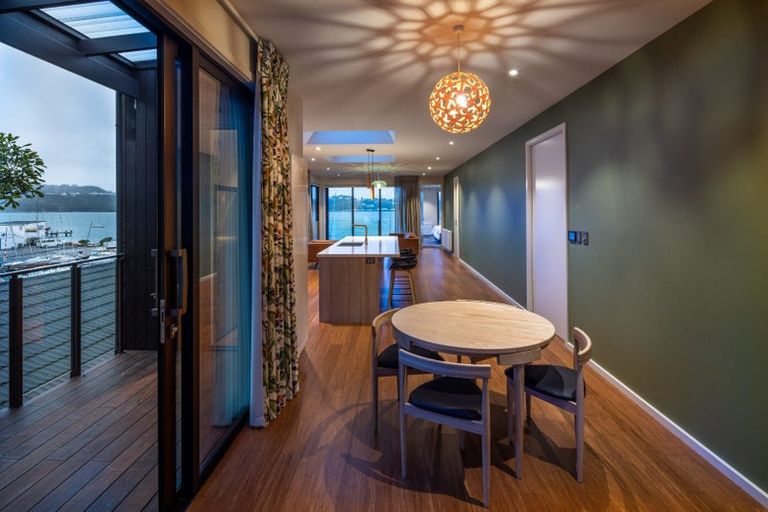 Photo of property in 460 Evans Bay Parade, Hataitai, Wellington, 6021