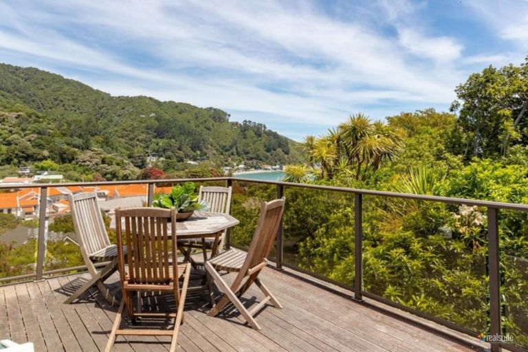 Photo of property in 23 Ferry Road, Days Bay, Lower Hutt, 5013