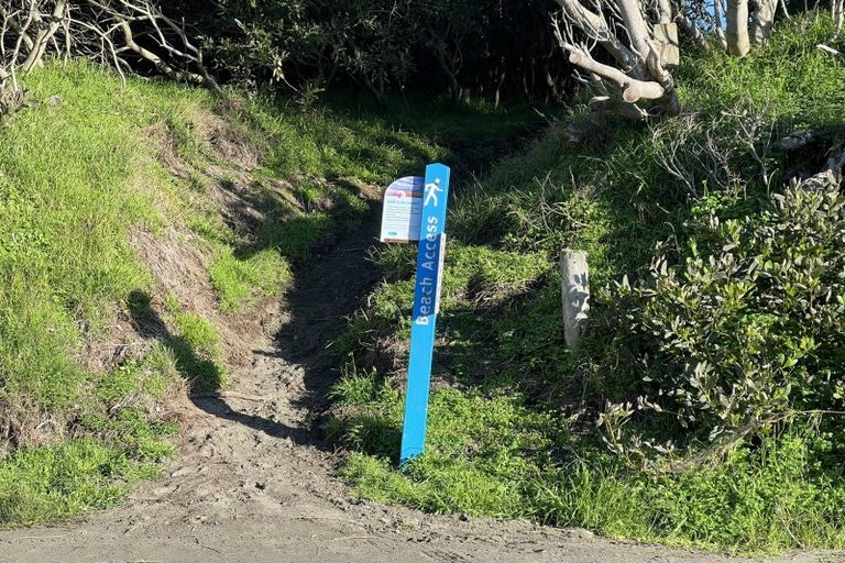 Photo of property in 52 Hunia Terrace, Himatangi Beach, Foxton, 4891