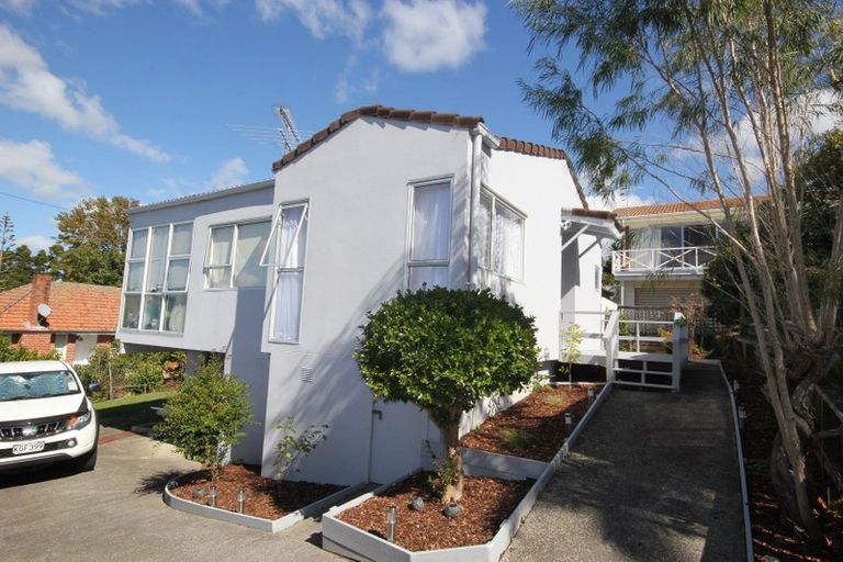 Photo of property in 3/250 Onewa Road, Birkenhead, Auckland, 0626