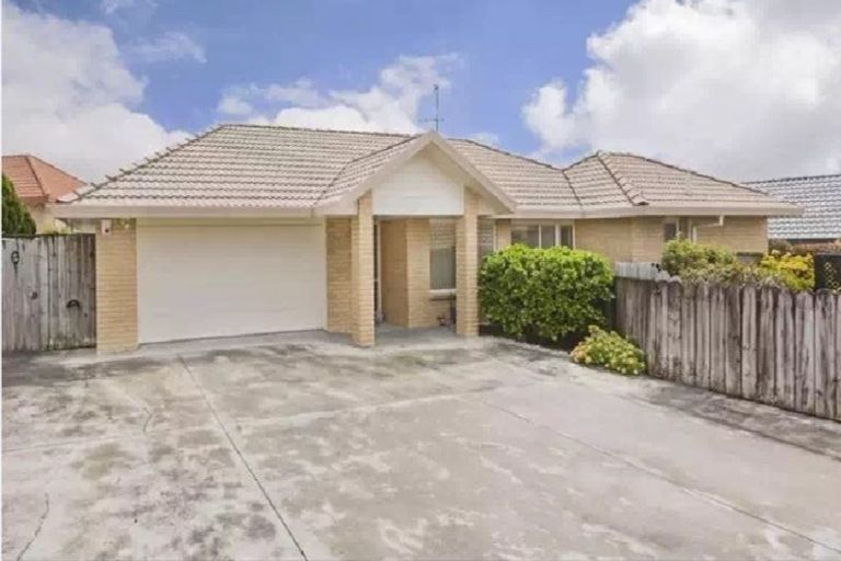 Photo of property in 2/39 Tarnica Road, Northpark, Auckland, 2013