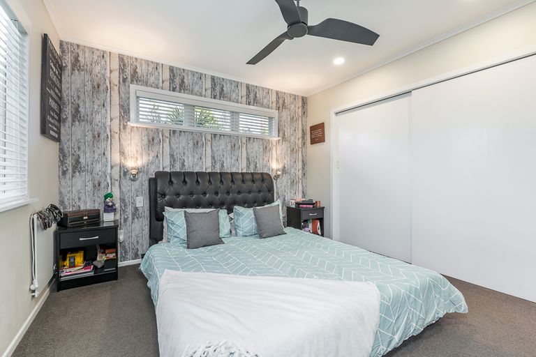 Photo of property in 44 Hepburn Road, Glendene, Auckland, 0602