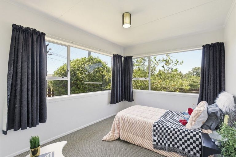 Photo of property in 1/24 Hori Street, Vogeltown, New Plymouth, 4310