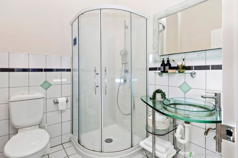 Photo of property in Hb Apartments, 2/3 Holland Street, Te Aro, Wellington, 6011