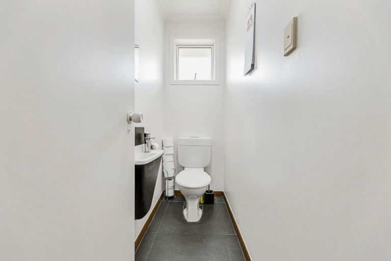 Photo of property in 10 Kew Place, Richmond Heights, Taupo, 3330