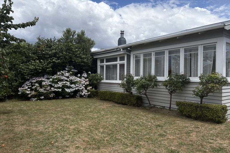 Photo of property in 111 Duchess Crescent, Mayfair, Hastings, 4122