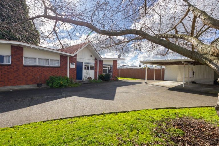 Photo of property in 4b Jones Place, Highbury, Palmerston North, 4412