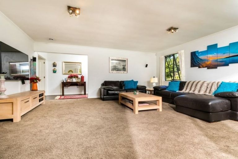 Photo of property in 29 Almond Grove, Greenhithe, Auckland, 0632