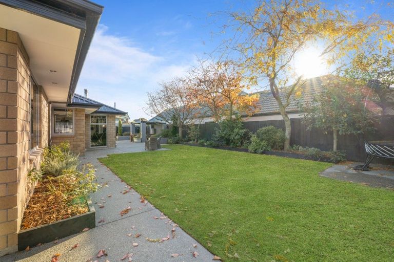 Photo of property in 33 Broadhaven Avenue, Parklands, Christchurch, 8083