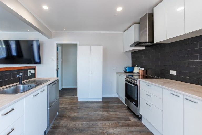 Photo of property in 61 Burgoyne Street, Woodville, 4920