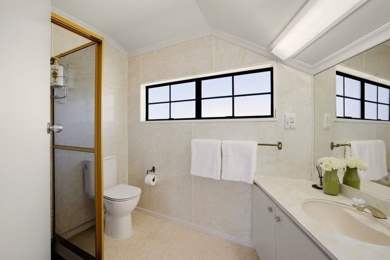 Photo of property in 4 Larkhill Place, Russley, Christchurch, 8042