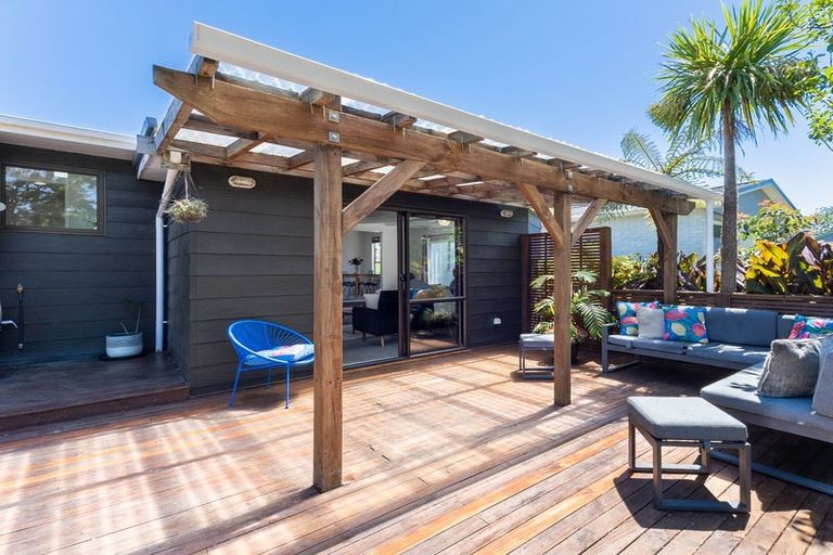 Photo of property in 21 Dale Road, Raumati South, Paraparaumu, 5032