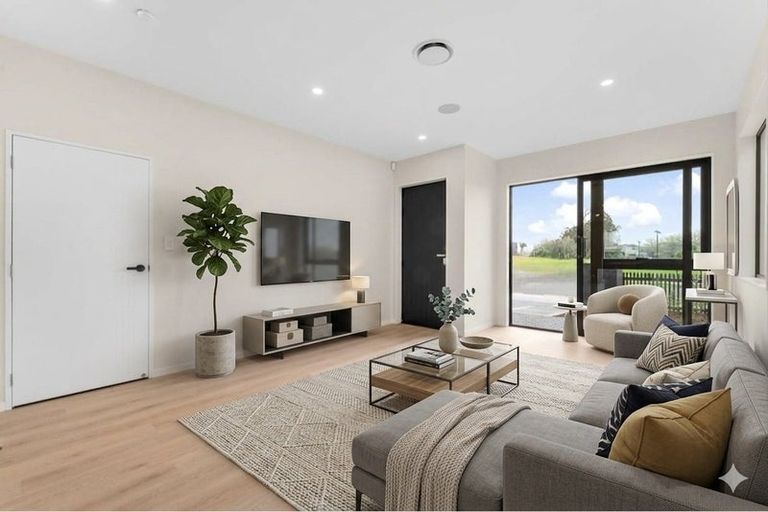 Photo of property in 12 Harbourside Parade, Hobsonville, 0616