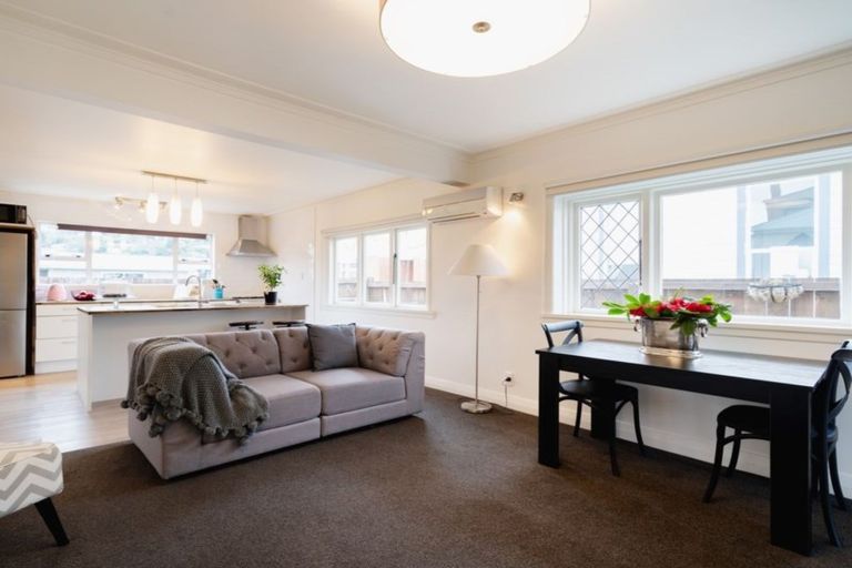 Photo of property in 94 Hargest Crescent, Saint Clair, Dunedin, 9012