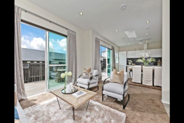 Photo of property in 9 Desmond Road, Silverdale, 0932