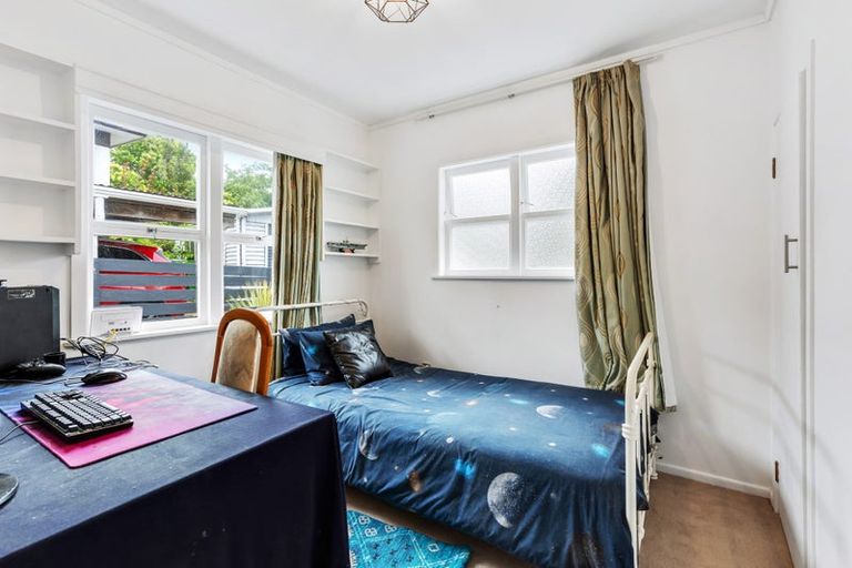 Photo of property in 19 Lanigan Street, Birkdale, Auckland, 0626