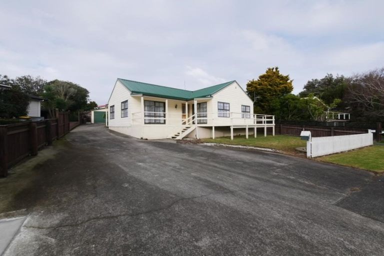 Photo of property in 16 Hoylake Place, Wattle Downs, Auckland, 2103