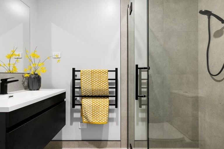 Photo of property in 2/42 Rose Berry Crescent, Flagstaff, Hamilton, 3210